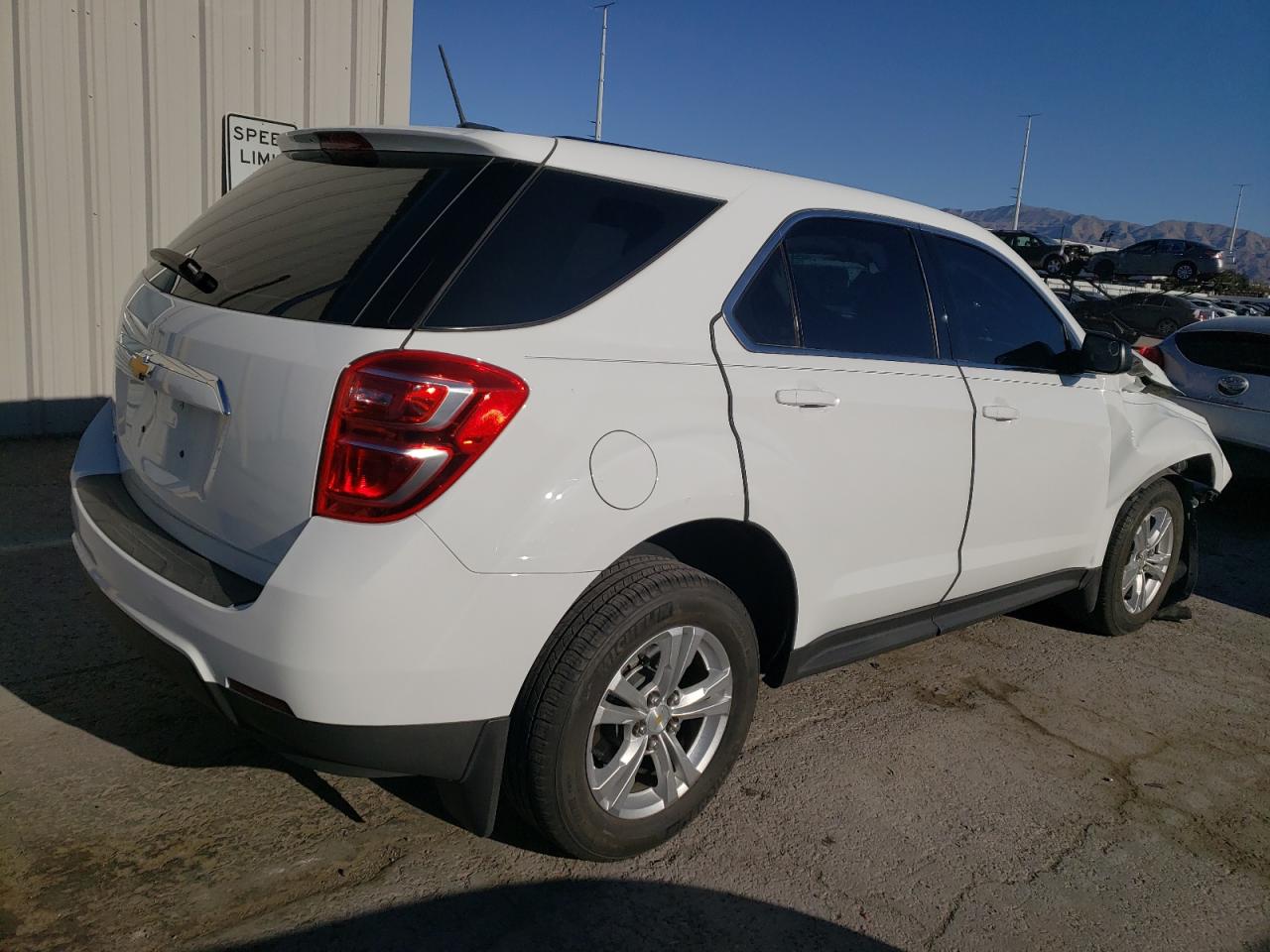 2GNALBEK1H1590864 2017 Chevrolet Equinox Ls