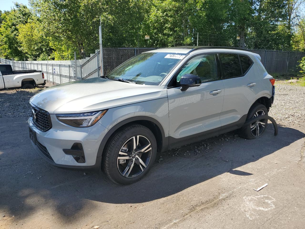 YV4L12UK6R2338924 2024 Volvo Xc40 Core