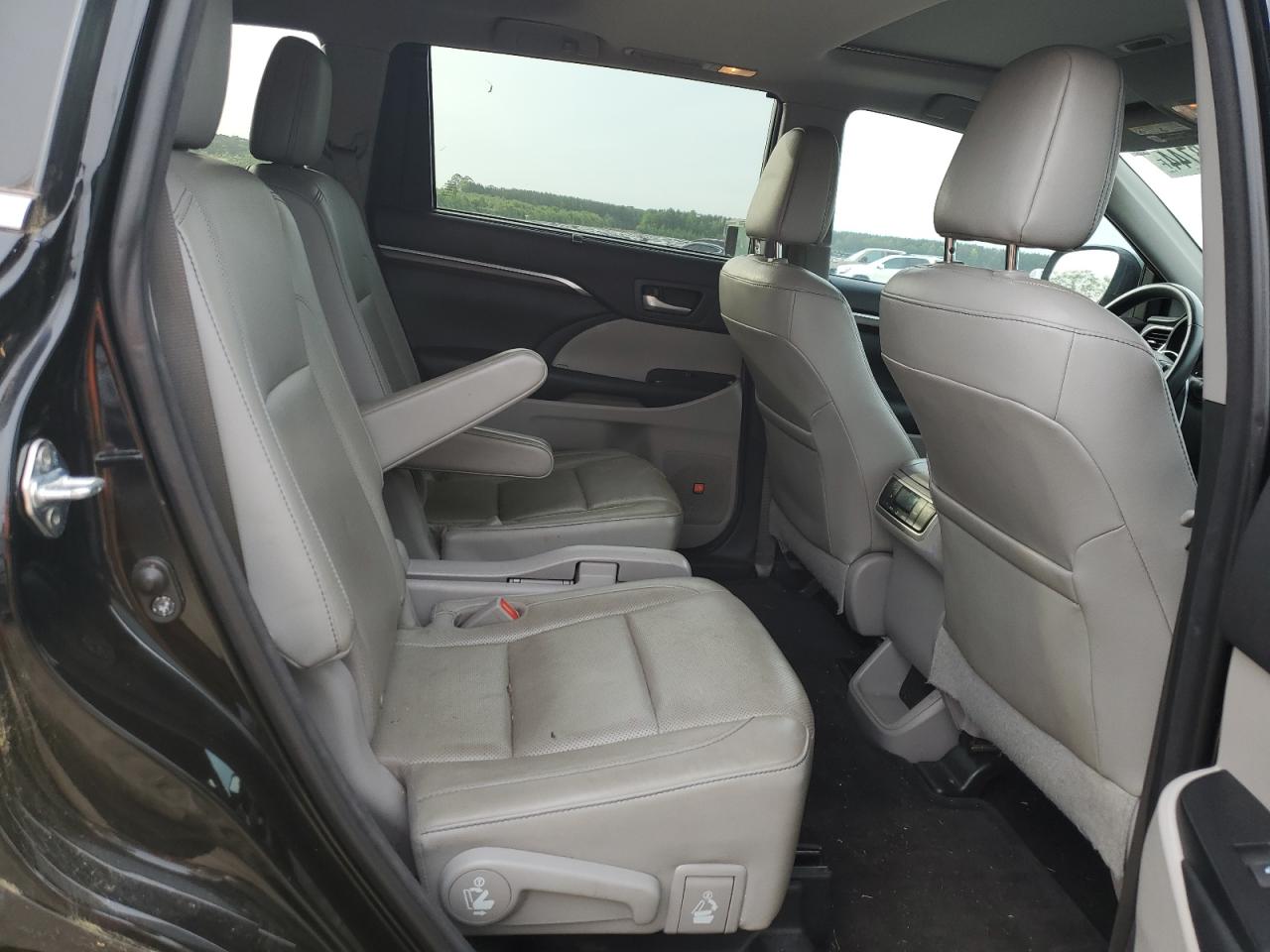 5TDYKRFH8GS154557 2016 Toyota Highlander Limited