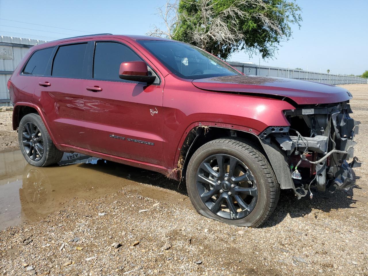 1C4RJEAG1JC402381 2018 Jeep Grand Cherokee Laredo