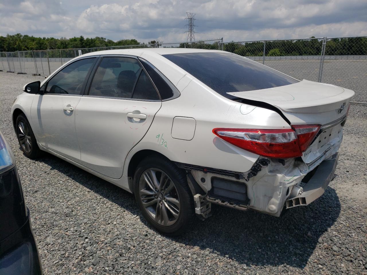 4T1BF1FK0HU319310 2017 Toyota Camry Le