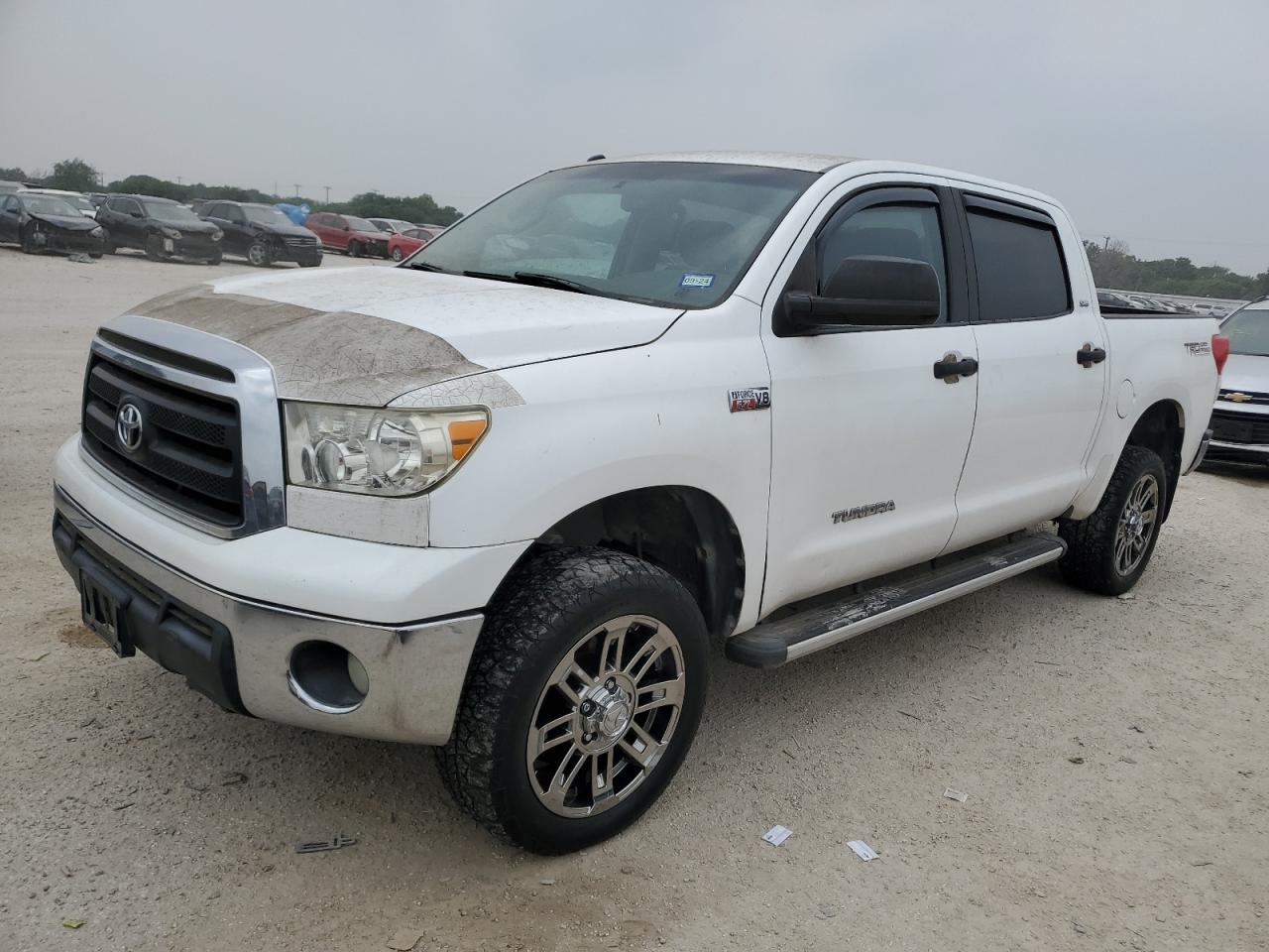 5TFEY5F14BX105338 2011 Toyota Tundra Crewmax Sr5