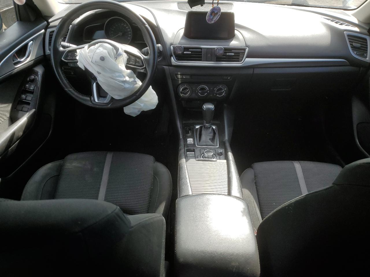 JM1BN1V70J1187175 2018 Mazda 3 Touring