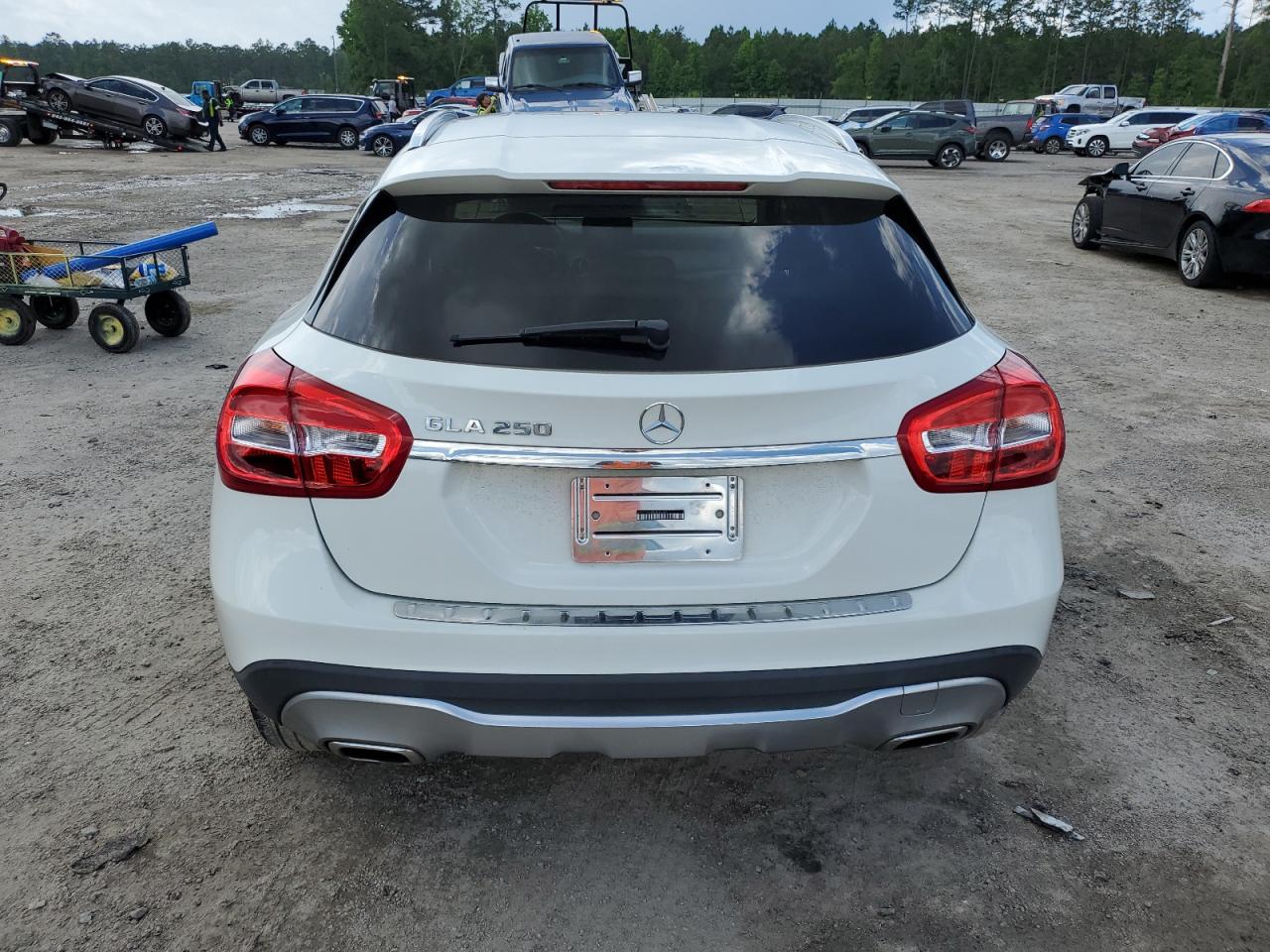 WDCTG4EB8JJ416264 2018 Mercedes-Benz Gla 250