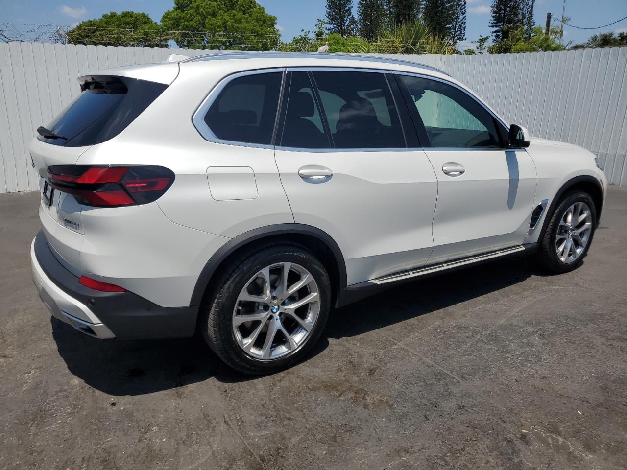 5UX23EU06R9T34905 2024 BMW X5 xDrive40I