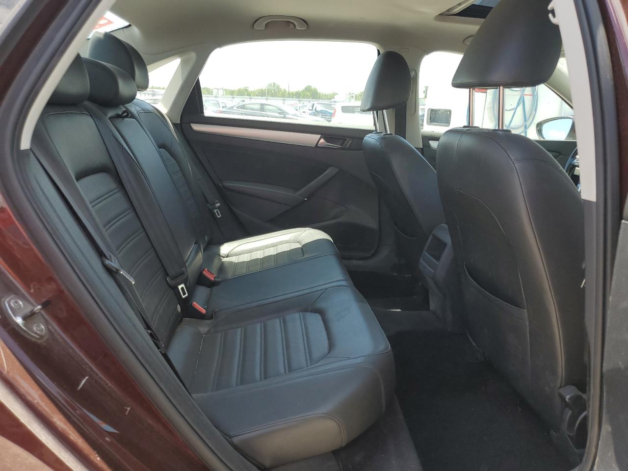 1VWBM7A37CC054278 2012 Volkswagen Passat Se