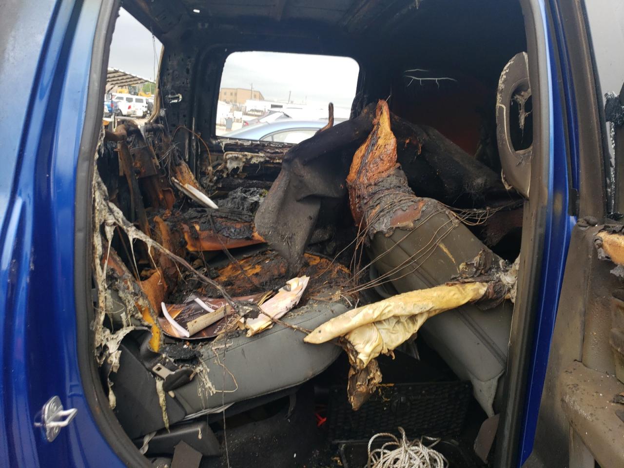 1C6RR6LT0ES328981 2014 Ram 1500 Slt