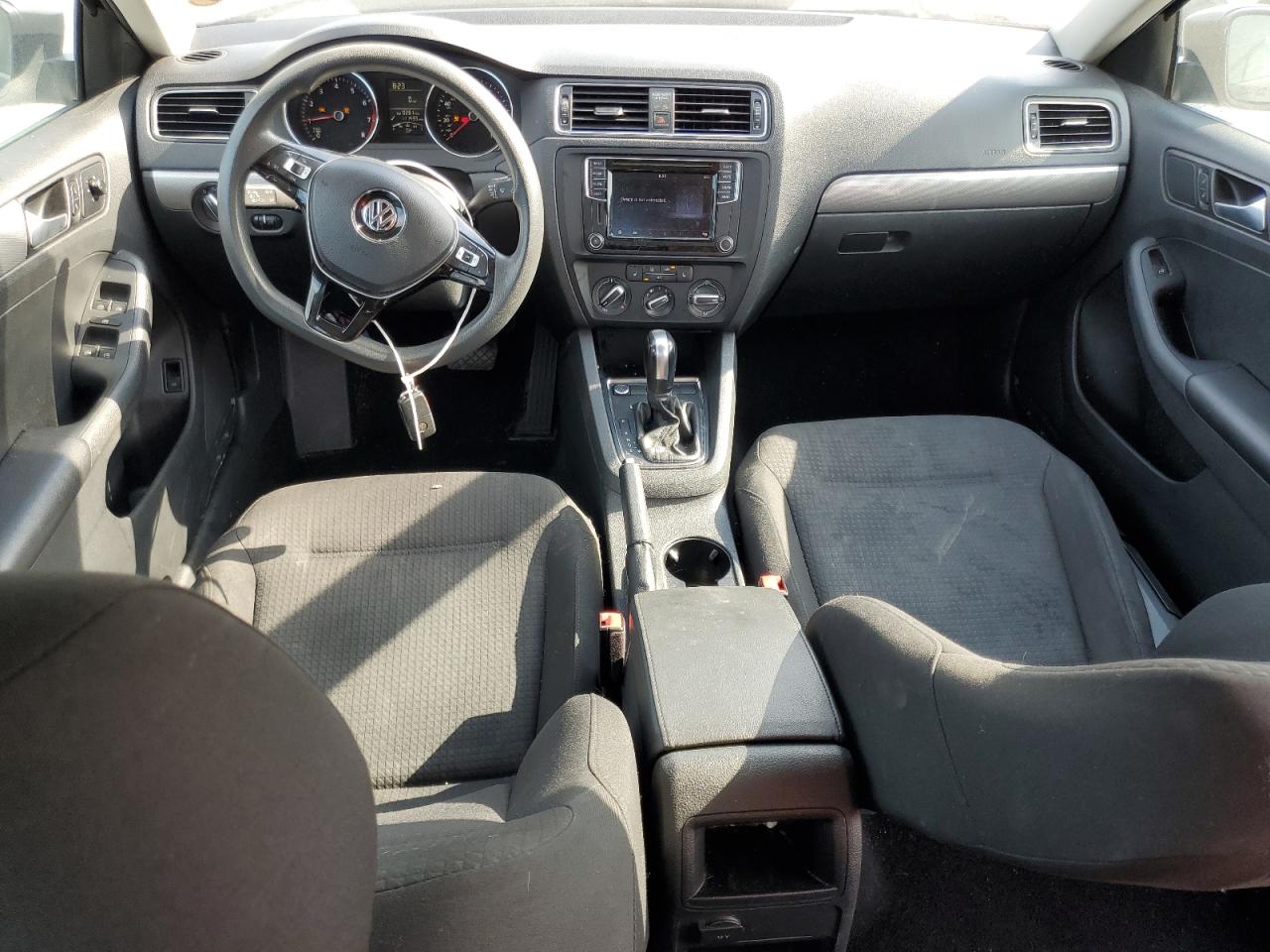 3VWD67AJ9GM340817 2016 Volkswagen Jetta Se