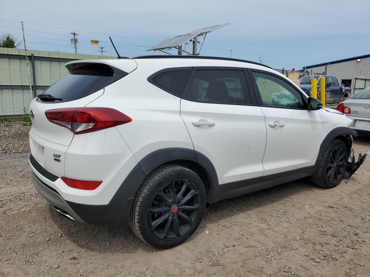 KM8J3CA25HU549285 2017 Hyundai Tucson Limited