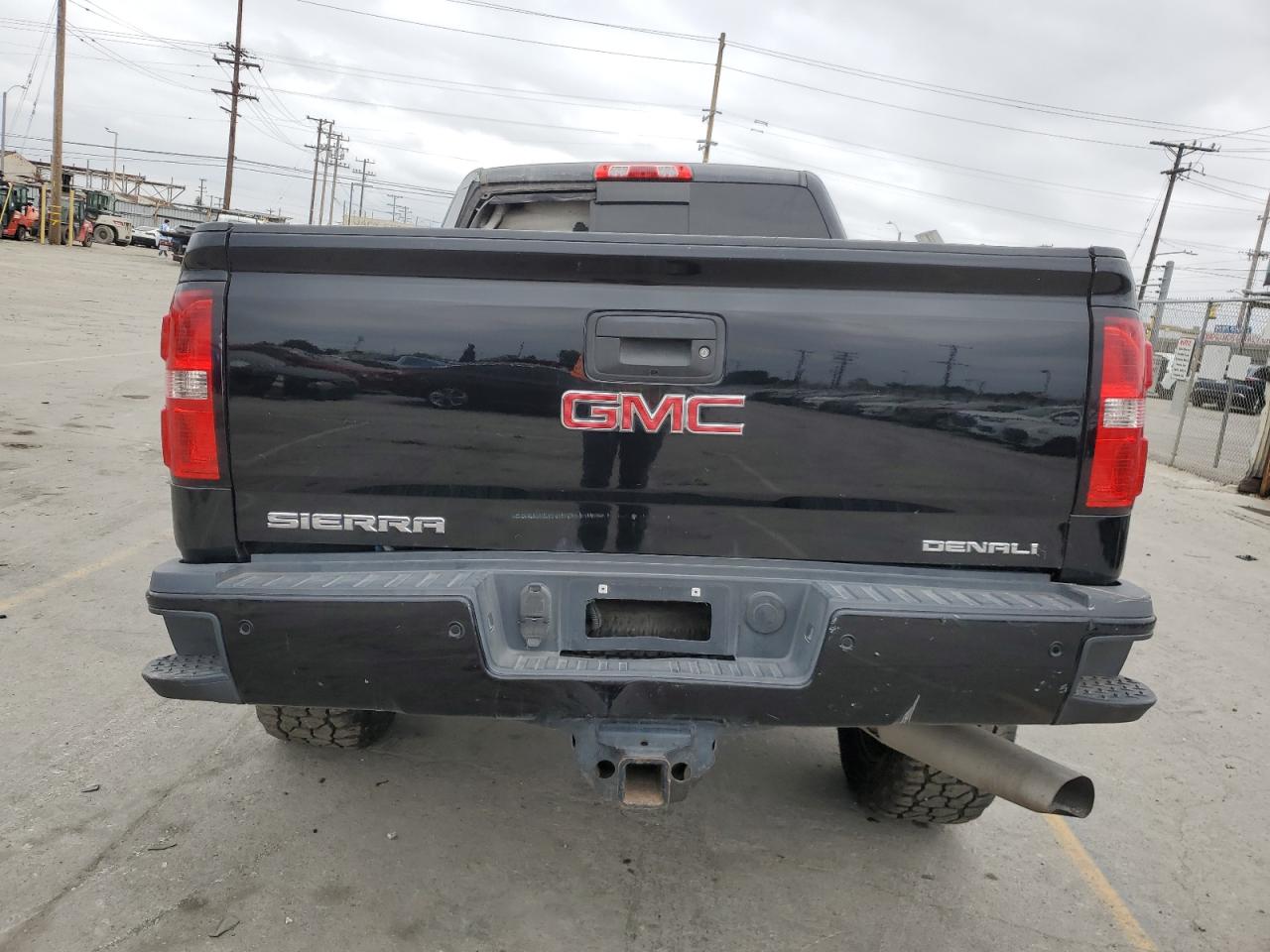 1GT120E88FF623269 2015 GMC Sierra K2500 Denali