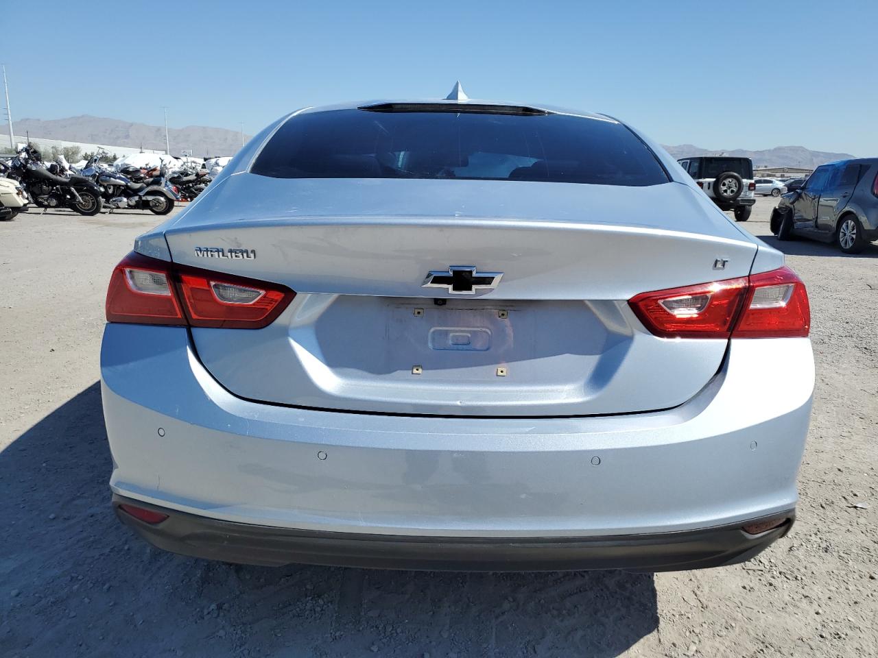 1G1ZD5ST0JF164243 2018 Chevrolet Malibu Lt