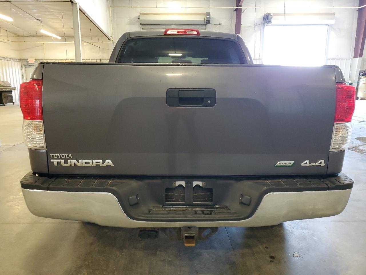 5TFDW5F17BX185204 2011 Toyota Tundra Crewmax Sr5