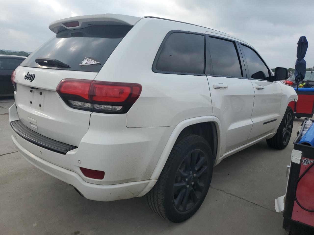 1C4RJFAG7JC173002 2018 Jeep Grand Cherokee Laredo