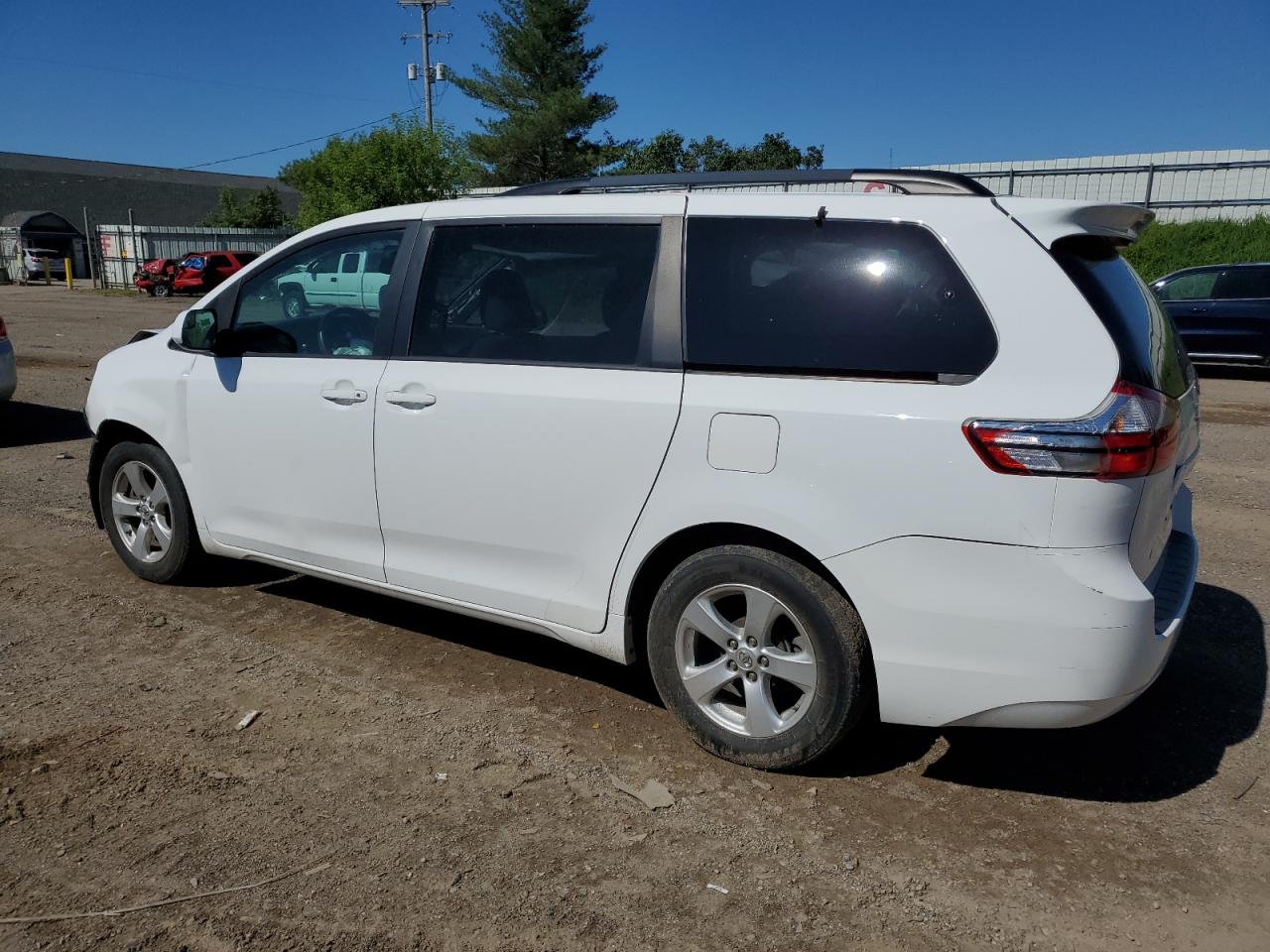 5TDKK3DC0GS765287 2016 Toyota Sienna Le