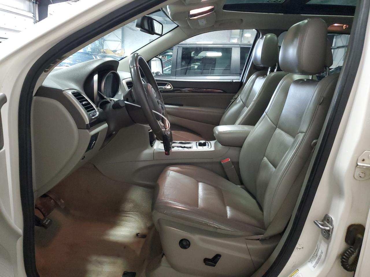 1J4RR4GG7BC519484 2011 Jeep Grand Cherokee Laredo