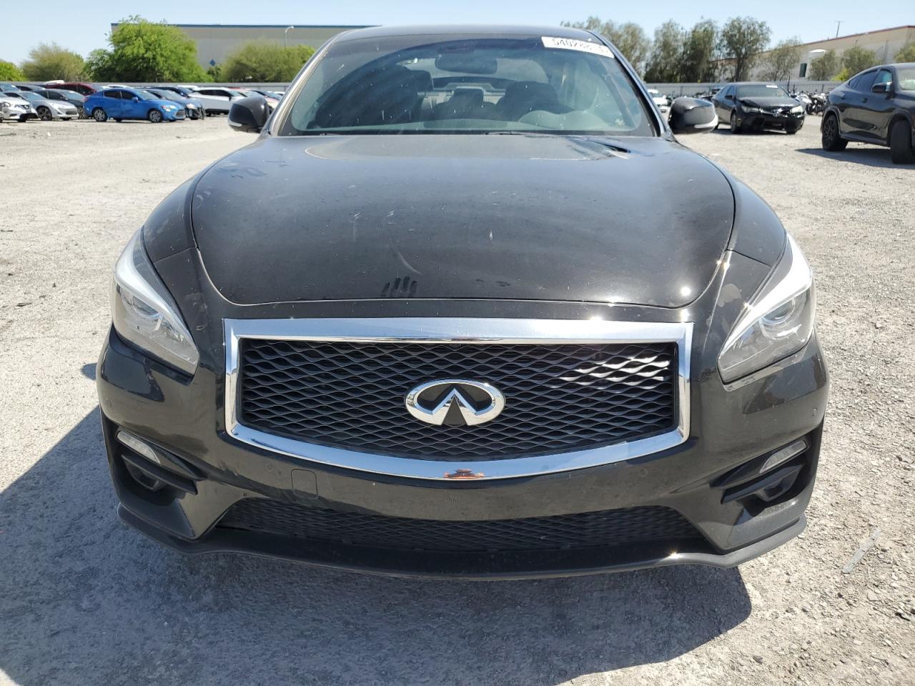 2018 Infiniti Q70 3.7 Luxe vin: JN1BY1AP1JM180931