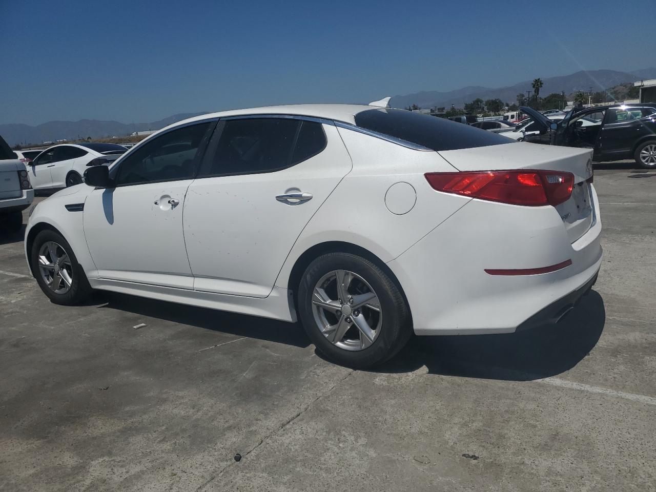 KNAGM4A76F5556179 2015 Kia Optima Lx