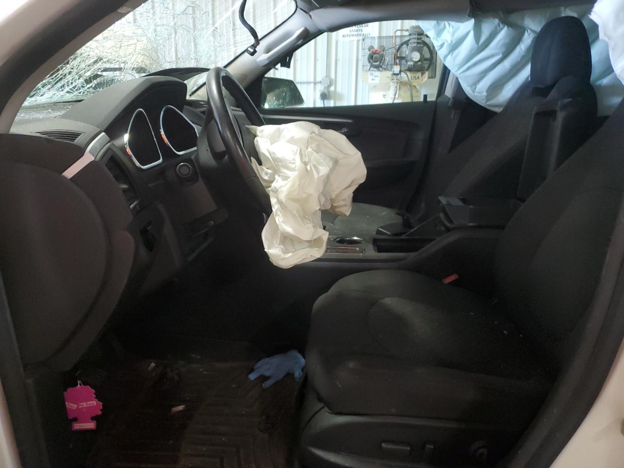 1GNKRJED4CJ344744 2012 Chevrolet Traverse Lt