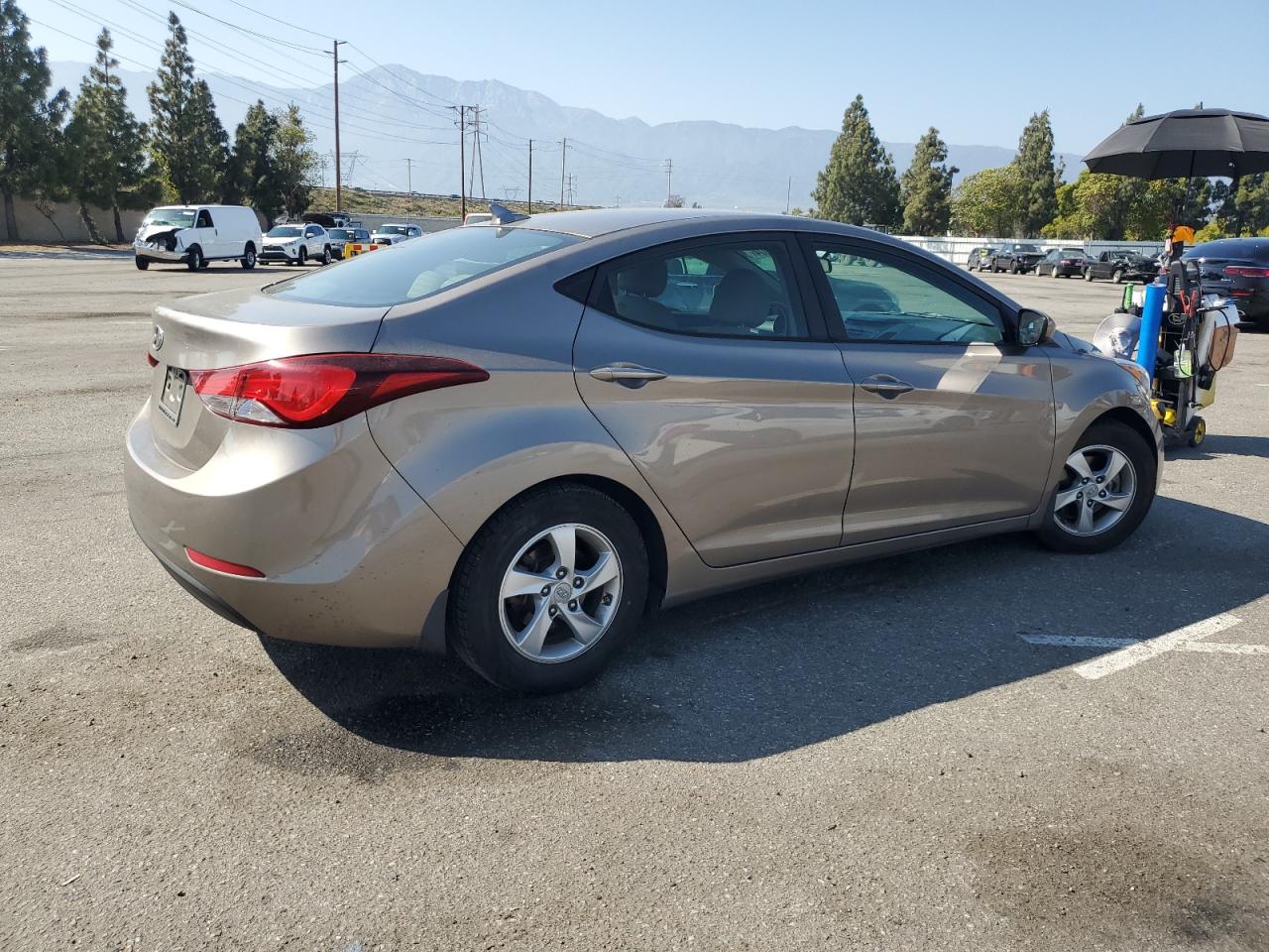 5NPDH4AE1FH613218 2015 Hyundai Elantra Se