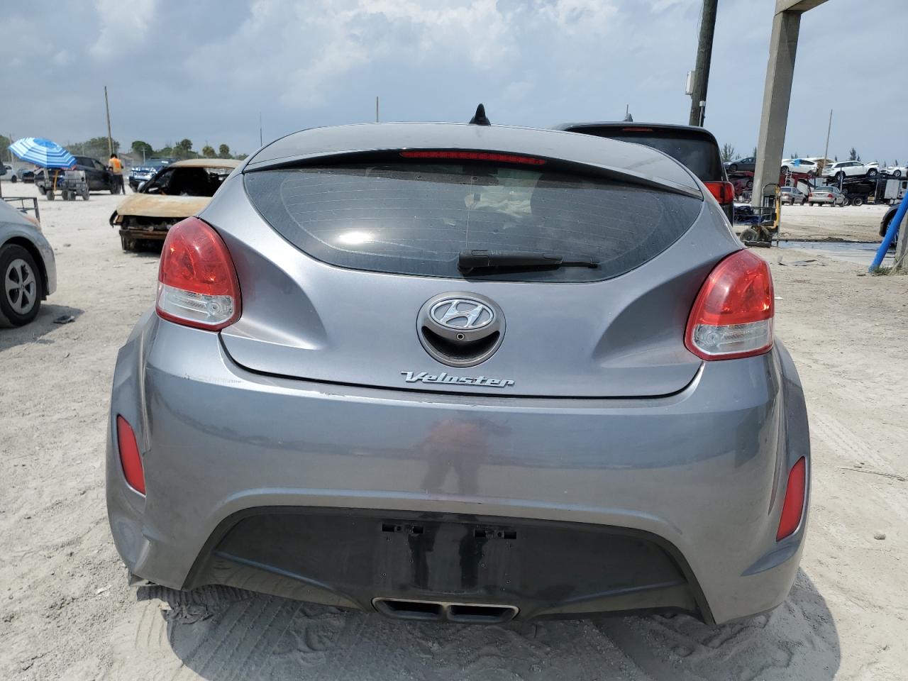 KMHTC6AD8GU256474 2016 Hyundai Veloster