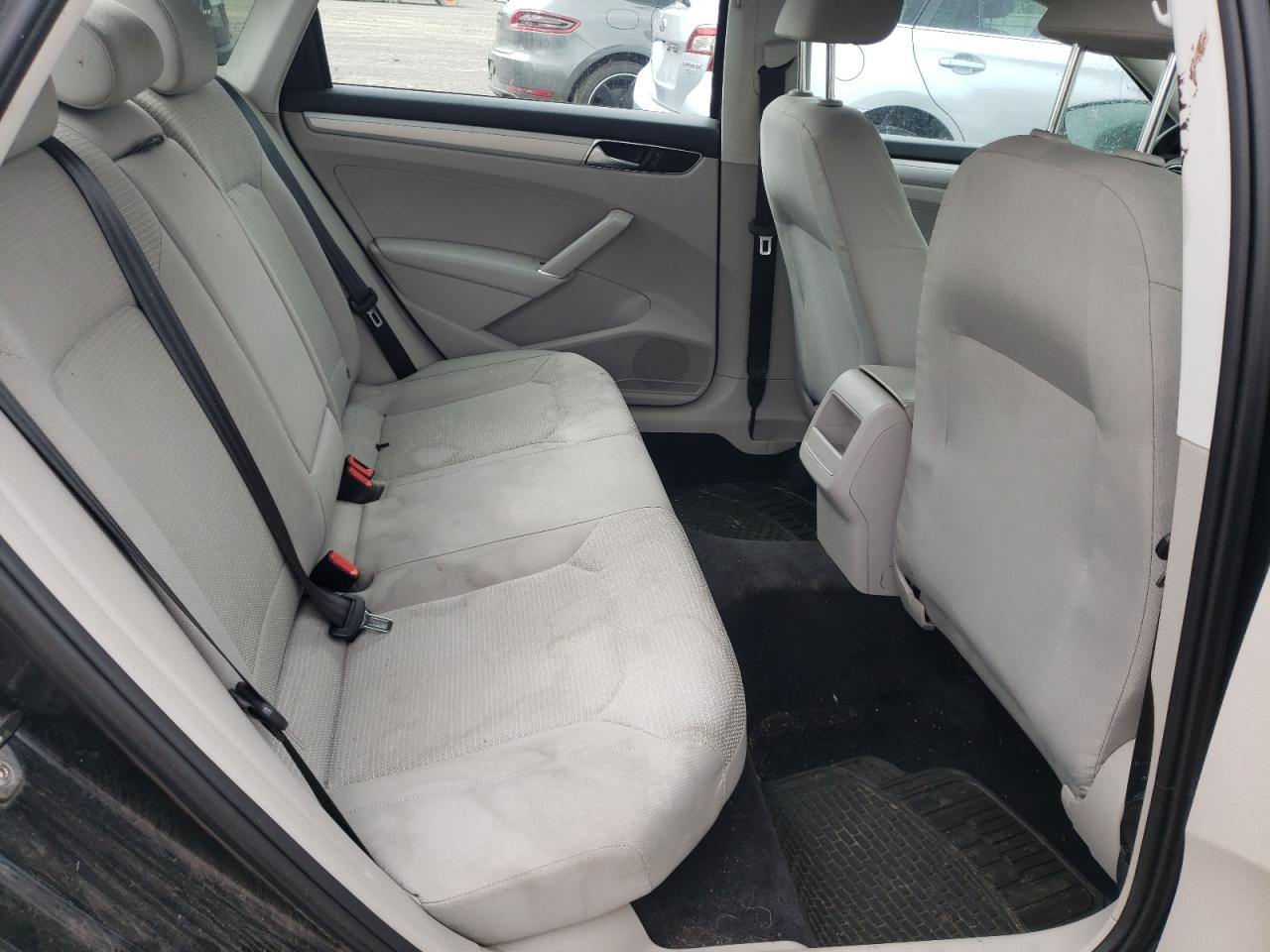 1VWAT7A38HC010103 2017 Volkswagen Passat S