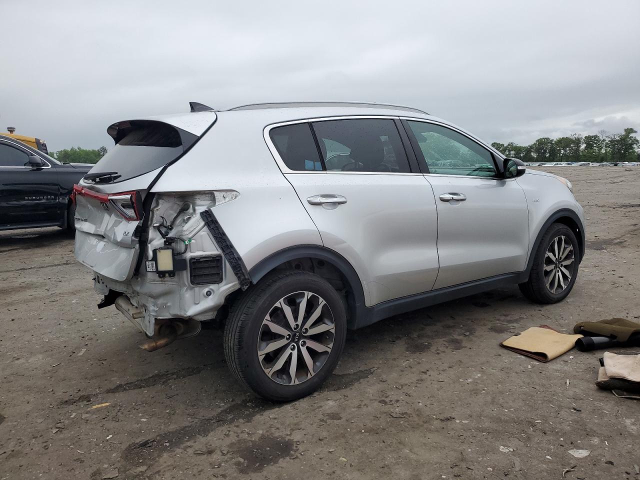 KNDPNCAC9H7105990 2017 Kia Sportage Ex