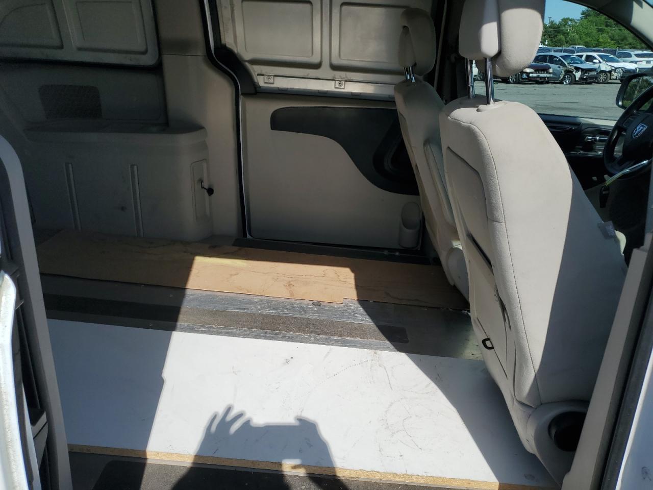 2C4JRGAG1ER183047 2014 Ram Tradesman