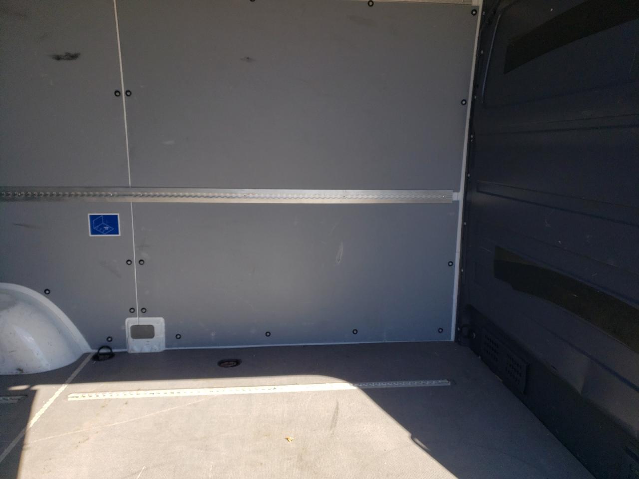 WD3PE7DC4E5942215 2014 Mercedes-Benz Sprinter 2500