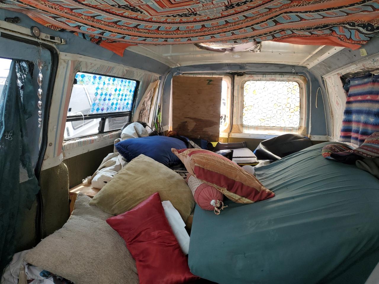 1FTRE142X2HB49739 2002 Ford Econoline E150 Van