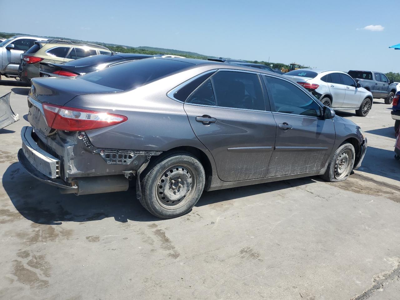 4T4BF1FKXGR577175 2016 Toyota Camry Le