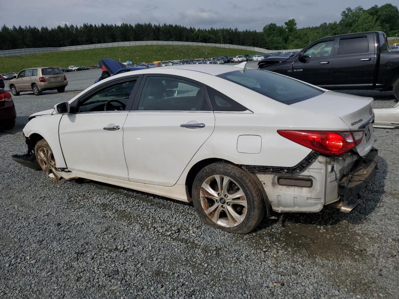 5NPEC4AB4BH303504 2011 Hyundai Sonata Se