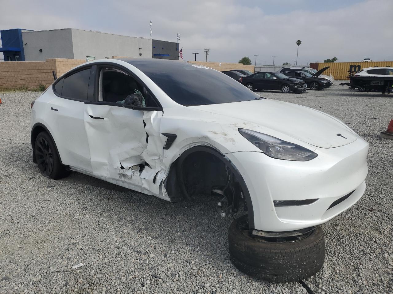 7SAYGAEE4PF780379 2023 Tesla Model Y