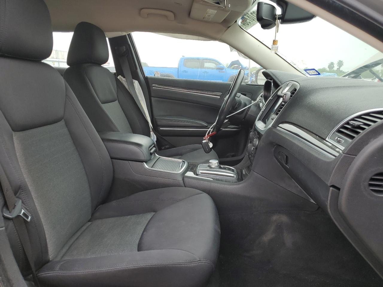 2C3CCAAG4KH614235 2019 Chrysler 300 Touring