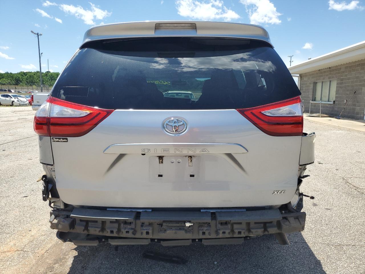 5TDYK3DC2FS553385 2015 Toyota Sienna Xle