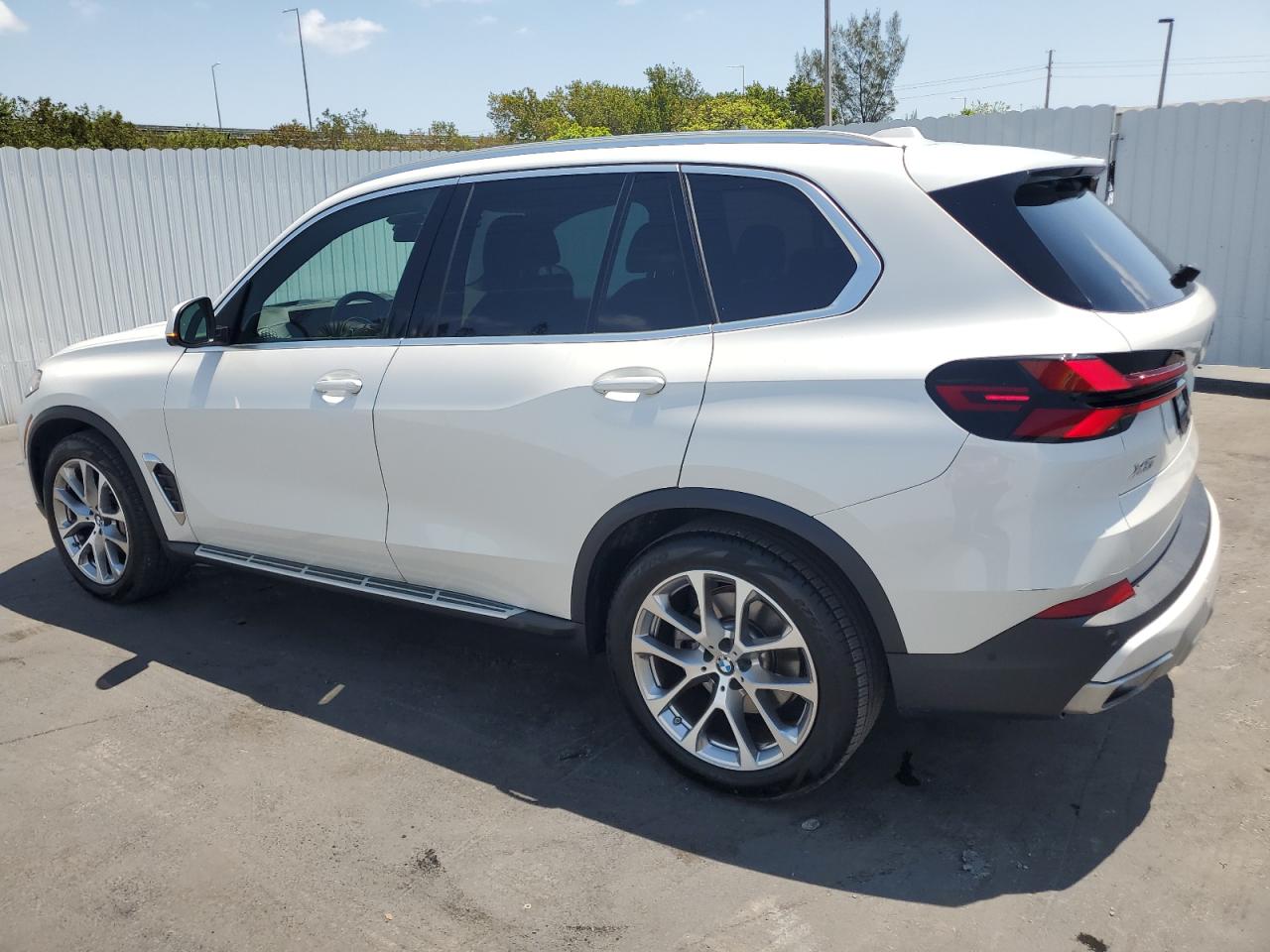 2024 BMW X5 xDrive40I vin: 5UX23EU06R9T34905