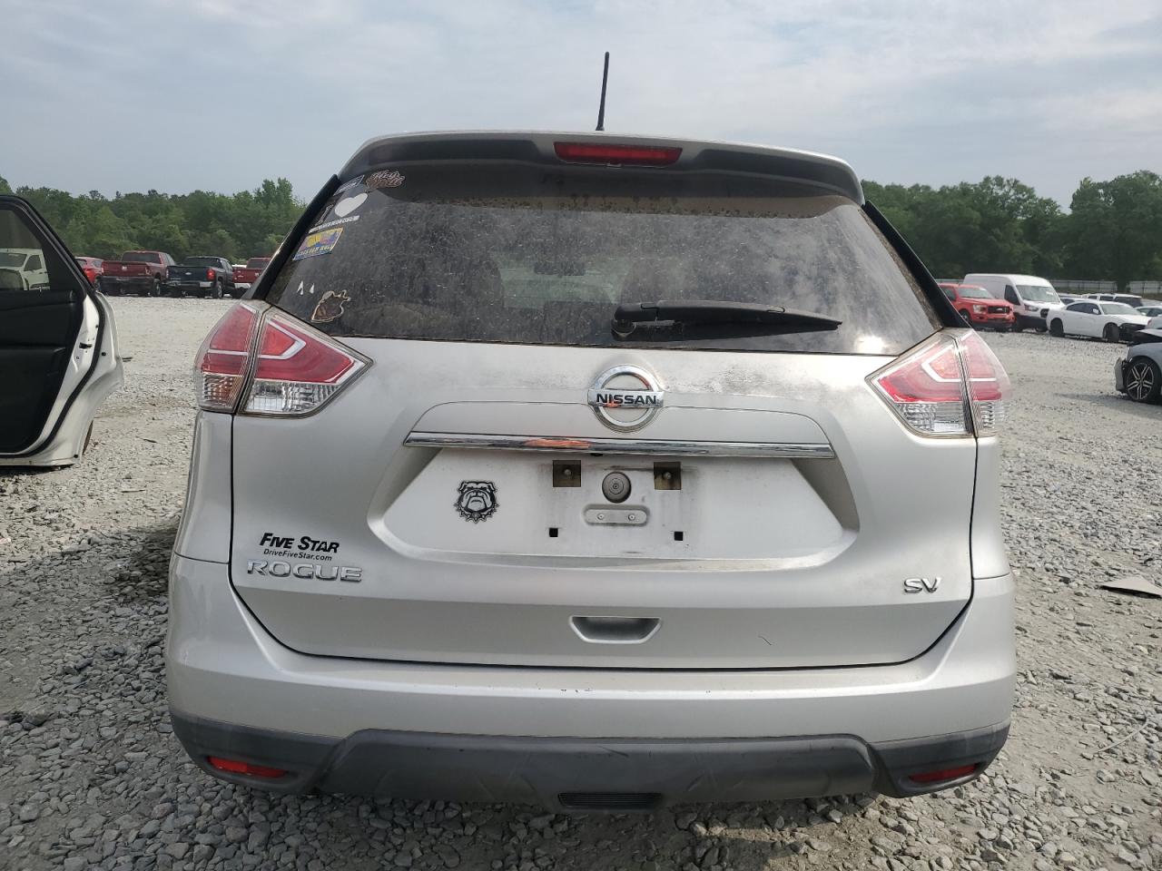 2015 Nissan Rogue S vin: KNMAT2MT0FP510604