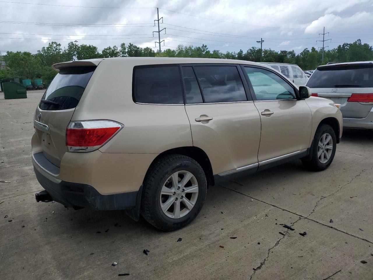 5TDZA3EH4DS041822 2013 Toyota Highlander Base