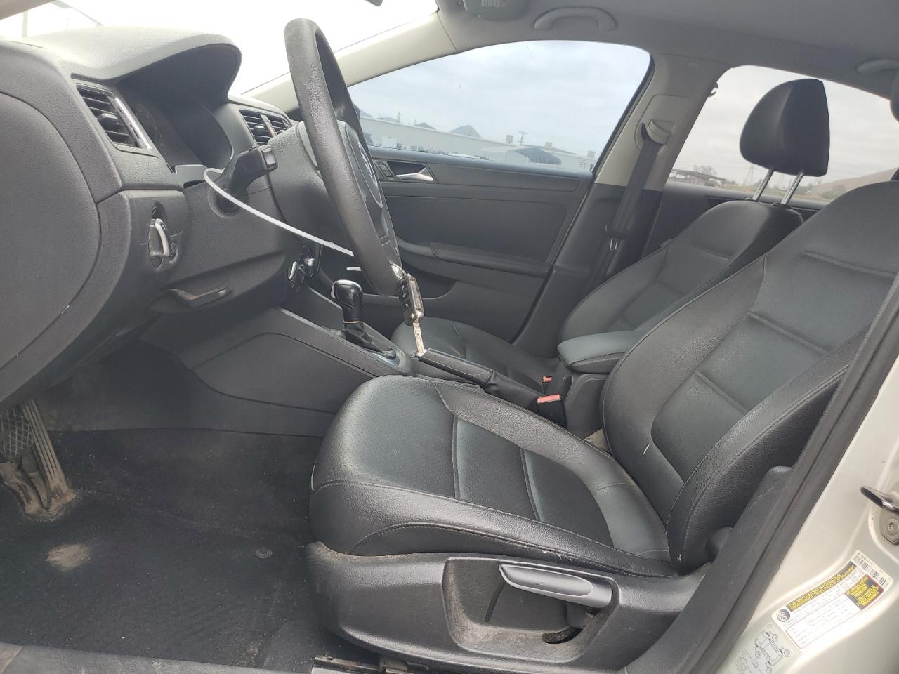 3VWDZ7AJXBM322228 2011 Volkswagen Jetta Se