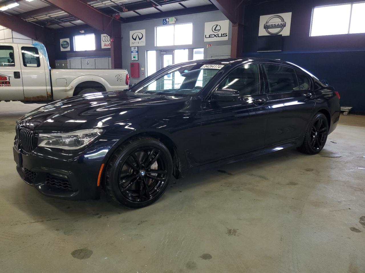 WBA7F2C58JG423995 2018 BMW 750 Xi