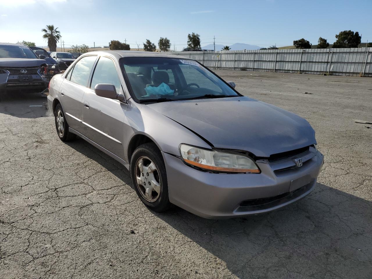 JHMCG6671YC005801 2000 Honda Accord Ex