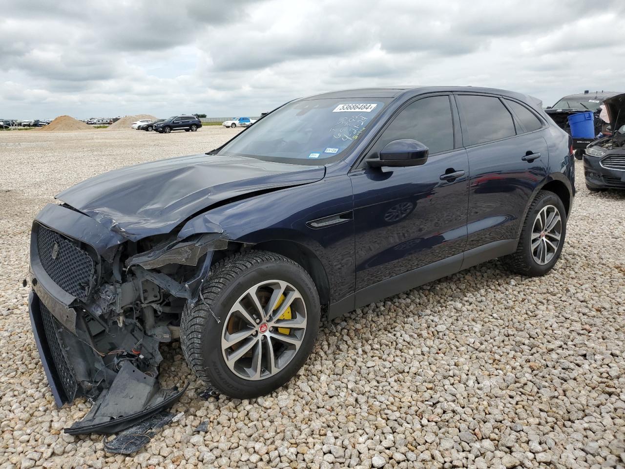 SADCJ2BV0HA064774 2017 Jaguar F-Pace Premium