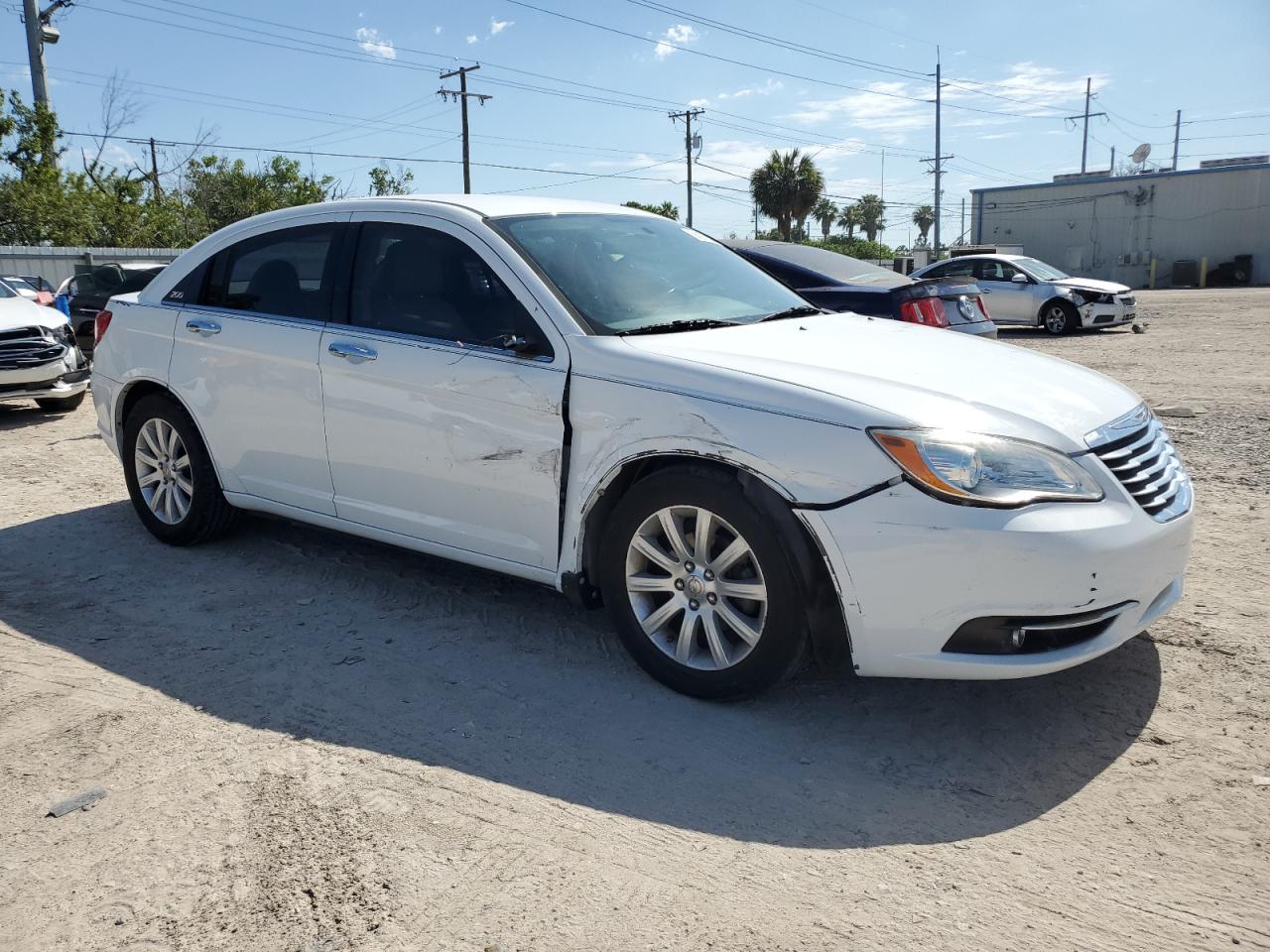 1C3CCBCG2DN676889 2013 Chrysler 200 Limited