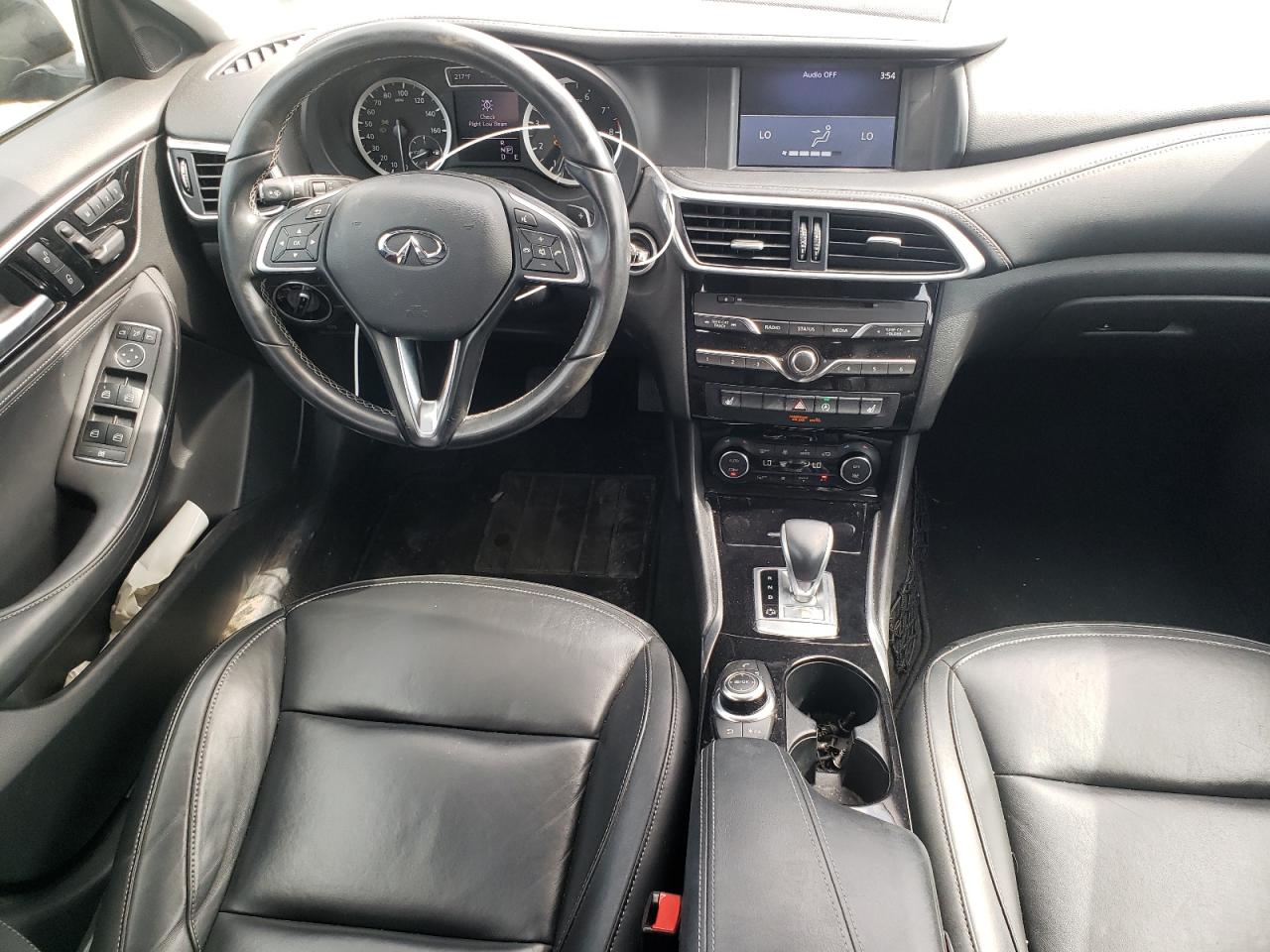 SJKCH5CRXHA030106 2017 Infiniti Qx30 Base