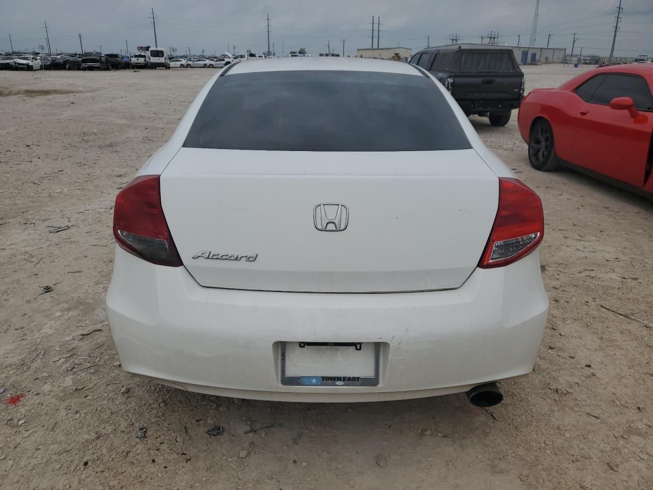 2012 Honda Accord Ex vin: 1HGCS1B77CA020639