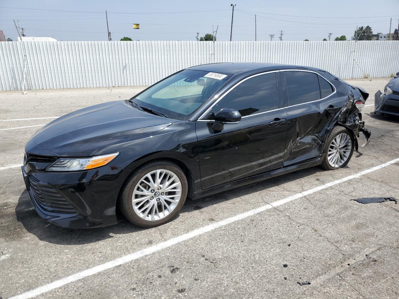 2018 Toyota Camry L vin: 4T1B11HKXJU511738