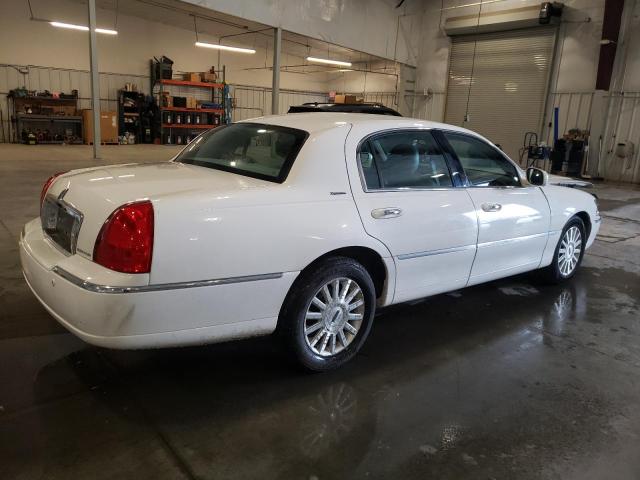 2004 Lincoln Town Car Executive VIN: 1LNHM81W04Y670885 Lot: 56442284