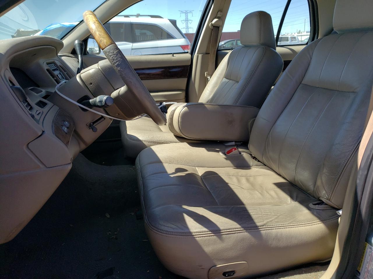 2MEHM75W55X657946 2005 Mercury Grand Marquis Ls