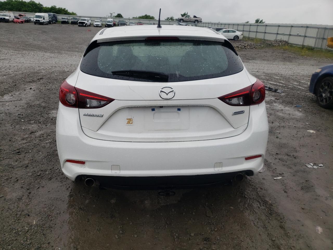 3MZBN1L39JM214745 2018 Mazda 3 Touring