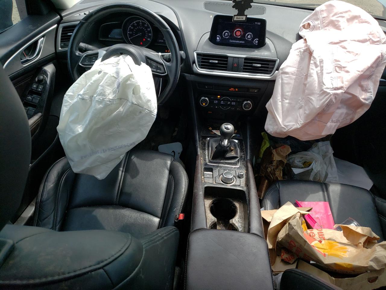 3MZBN1L32JM174234 2018 Mazda 3 Touring