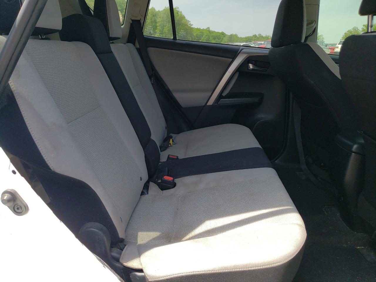 JTMWFREVXHD093857 2017 Toyota Rav4 Xle